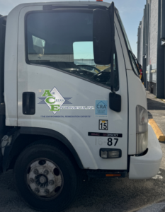 3. VEHICLE WRAPS - puerta con logo